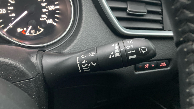 Nissan Qashqai 1.3 DiG-T 160 Tekna 5dr Petrol Hatchback